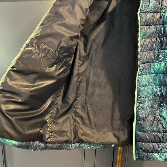 Lands End Girls Thermoplume insulated jacket. Excellent condition! Large 10-12. - Picture 6 of 8